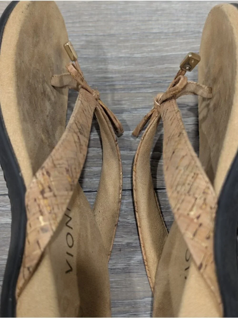 Vionic Bella II Gold Cork Toe-Post Flip Flop Sandals Womens 8.5 Orthotic Comfort